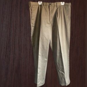 Dockers Signature Khaki Relaxed Fit D4 Men's Tan Pants